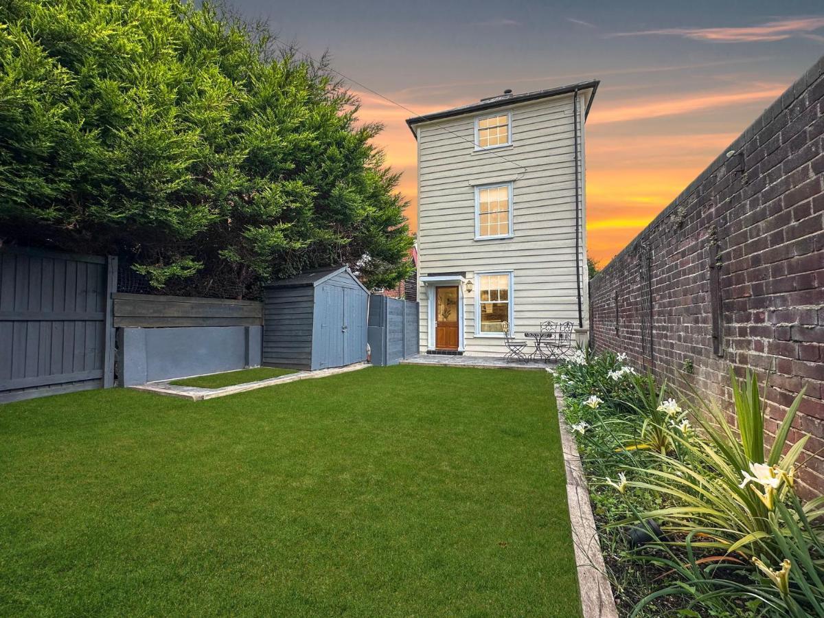 Fisherman'S Cottage - Harwich Breaks - Brand New - Long Stays Available Great Prices - Get In Touch For All Bookings - Cottage In Harwich - Beach Stay Exterior photo